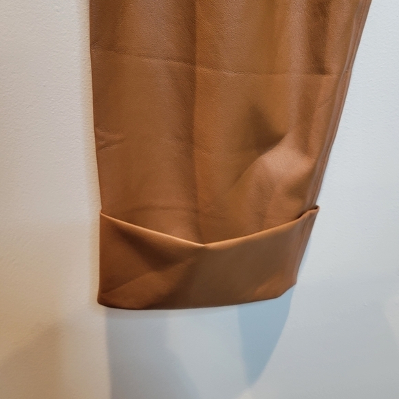 Trina turk size m vegan leather nutmeg colored cuffed pants - Picture 3 of 7